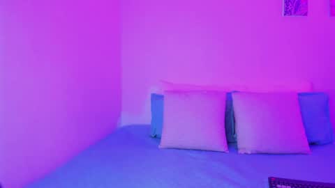 C A R O L I N A  online show from May 11, 10:55 am