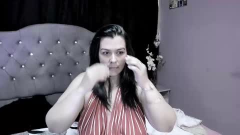 Snapshot of martina_foxy_ chatting on February 16, 3:05 pm MARTINA online show from February 16, 3:05 pm