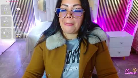Hey im martina online show from May 8, 3:56 am