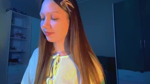 Emily online show from October 4, 8:17 pm