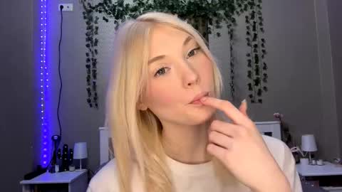 Lisa online show from January 8, 5:08 pm