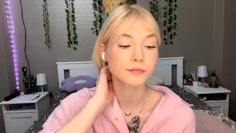 Lisa online show from February 6, 12:08 pm