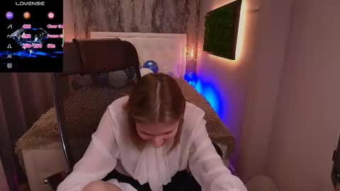 Mary online show from March 9, 3:16 pm