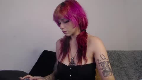                      100   online show from October 7, 7:15 am