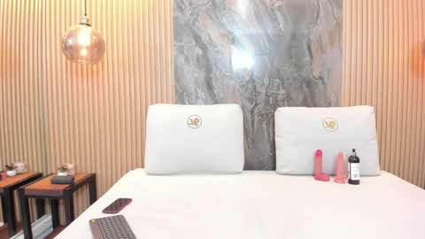  MARY  online show from May 1, 2:11 pm