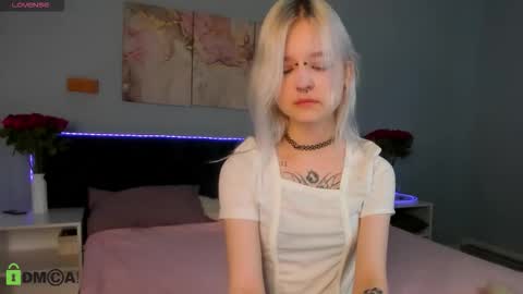 Mary online show from March 8, 2:04 am