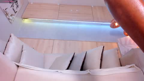   online show from February 6, 12:37 pm