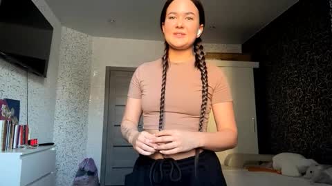 Lola online show from February 17, 8:13 am