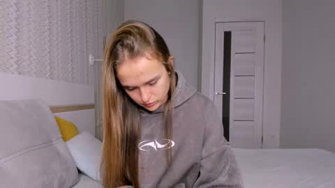 Mari online show from November 12, 7:00 am