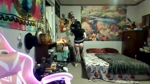 MarylynnJane online show from December 13, 4:11 am