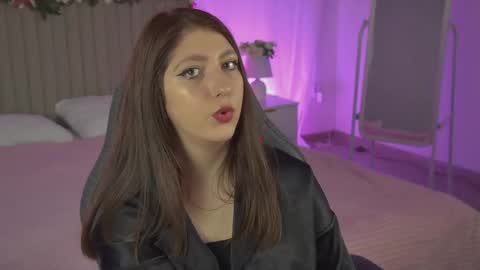 Mary Miller online show from October 12, 9:57 am