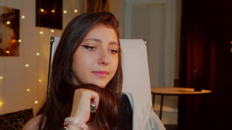 Mary Miller online show from September 20, 11:02 am