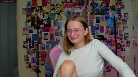 maryyy_may online show from September 19, 5:16 pm