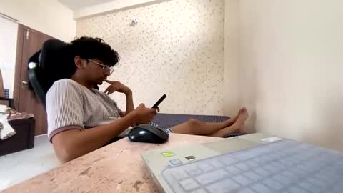 maskboyz2003 online show from October 20, 6:07 am