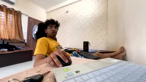 maskboyz2003 online show from October 19, 5:56 am