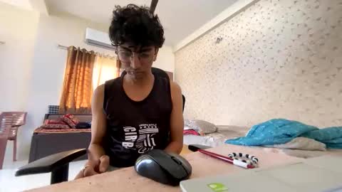 maskboyz2003 online show from October 14, 3:09 am