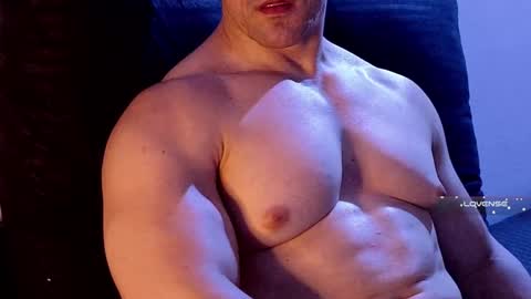 masked_bodybuilder online show from January 31, 1:01 am