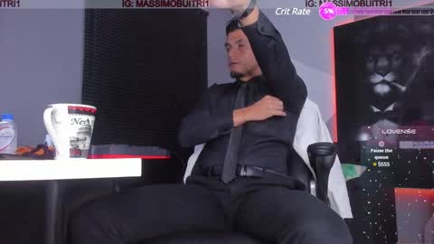 I am Massimo online show from January 3, 11:33 pm