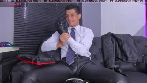 I am Massimo online show from April 15, 12:52 pm