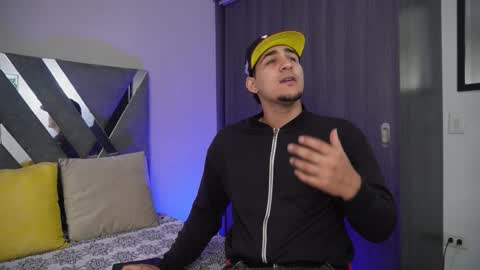 massimo_vidal online show from October 13, 1:02 pm