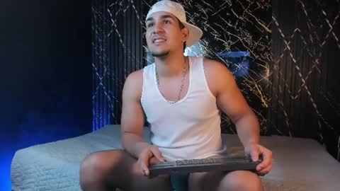 massimo_vidal online show from June 26, 8:03 pm