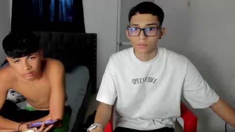 master_boy28 online show from February 14, 8:33 pm