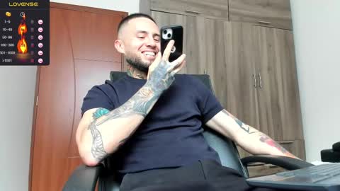 steven  online show from November 8, 6:33 pm