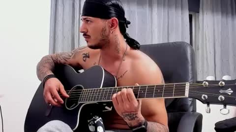 masterchris12 online show from December 27, 3:42 am