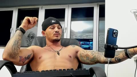 masterchris12 online show from December 8, 9:08 pm