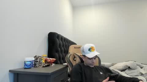 masterjizz1_0 online show from December 17, 4:01 am