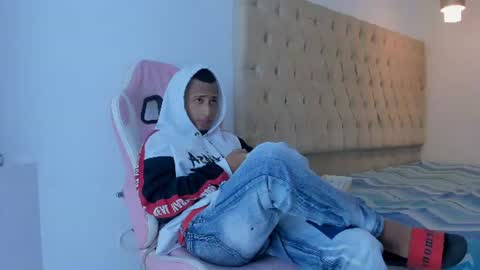 mastermorenohot23 online show from June 11, 2:22 am