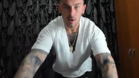 Snapshot of mastermusclejon chatting on December 3, 8:55 pm Jon online show from December 3, 8:55 pm