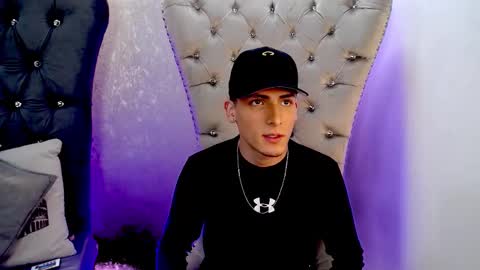 mateo mitchell online show from October 5, 3:37 am