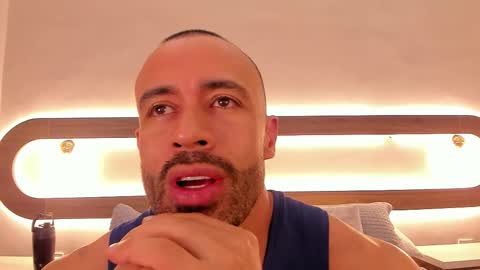 Mateo online show from March 11, 7:39 pm