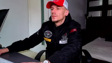 MateoBenjamin online show from April 1, 11:00 am