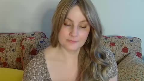 mathilde_solveig online show from February 17, 3:11 pm