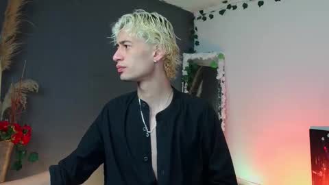 mattias     online show from October 19, 11:20 pm