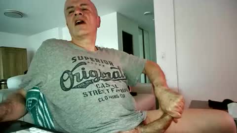 maturehotman online show from May 19, 6:37 pm