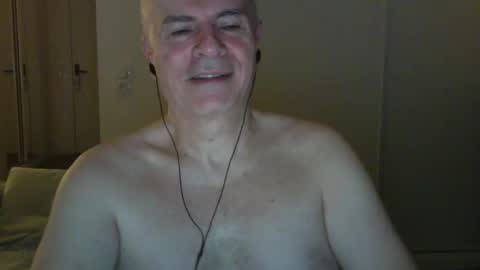 maturehotman online show from February 5, 5:41 am