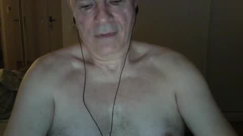 maturehotman online show from March 10, 5:00 am