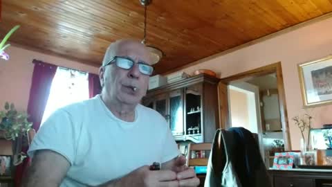 Maurice online show from February 10, 4:36 pm
