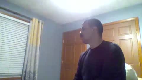 mauricescott online show from April 2, 2:41 am