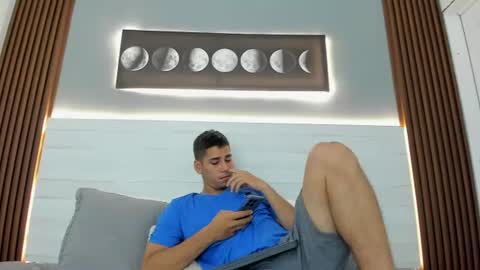 mauro_boy online show from July 6, 7:05 pm