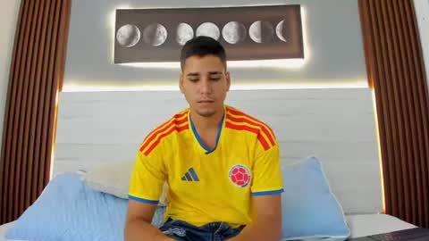 mauro_boy online show from July 3, 7:40 pm