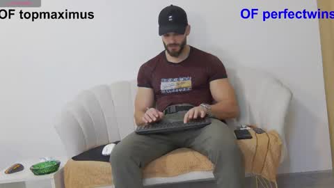 mauro_real_man online show from November 25, 7:23 pm