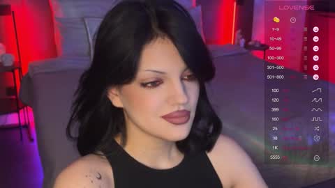 Mavis online show from December 13, 8:59 pm