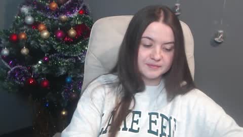 MavkaCute online show from December 17, 7:09 pm