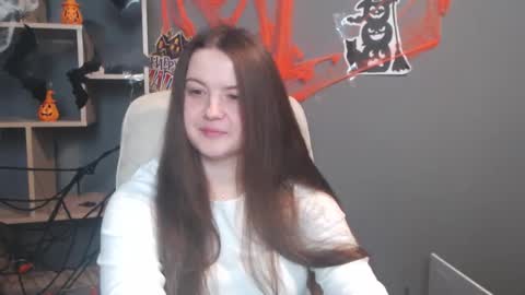 MavkaCute online show from November 3, 7:04 pm