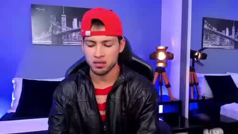 Snapshot of max_conor_ chatting on September 15, 3:02 pm Max Conor online show from September 15, 3:02 pm