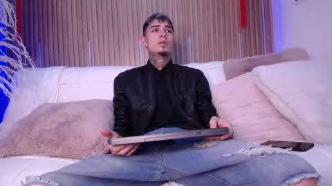 Max online show from February 17, 12:48 pm